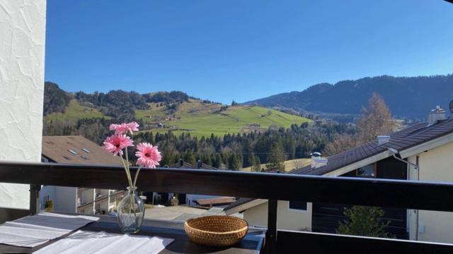 Bergwiese Mit Oberstaufen Plus Karte 외부 사진